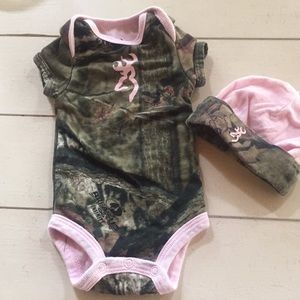Pink and camo newborn onesie with hat